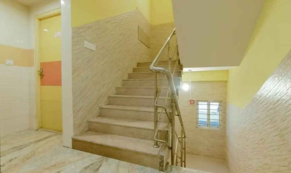 Fabhotel Comfort Inn