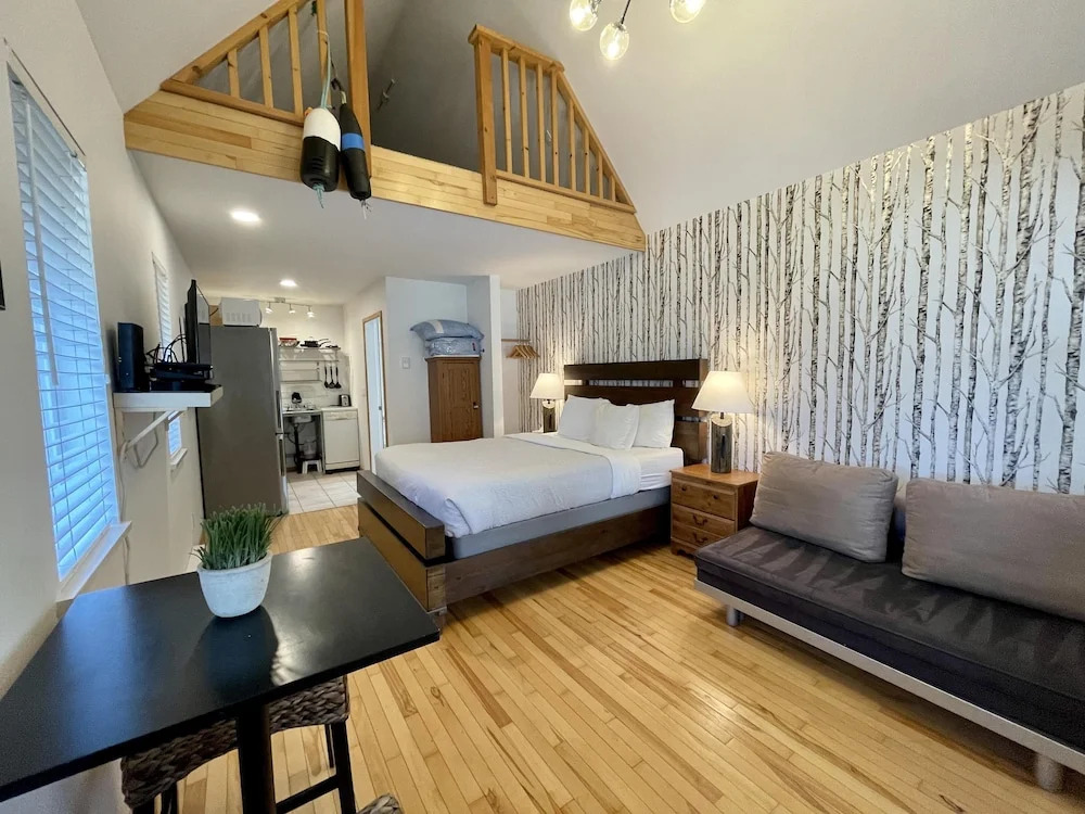 West Coast Cabin
