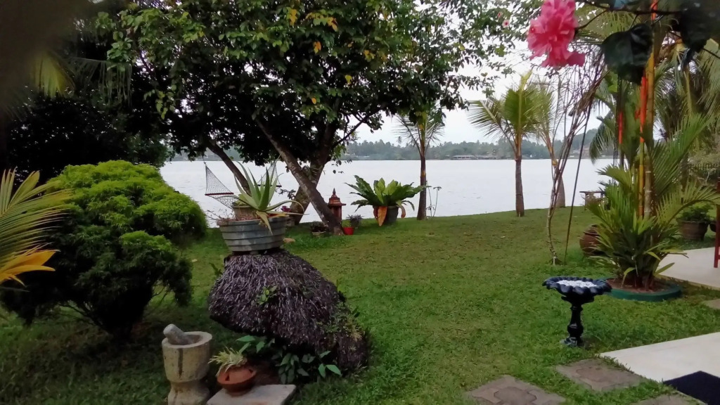 River shadow villa
