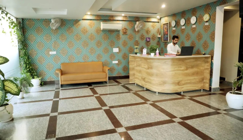 Serviced Apartment near Medanta by BedChambers