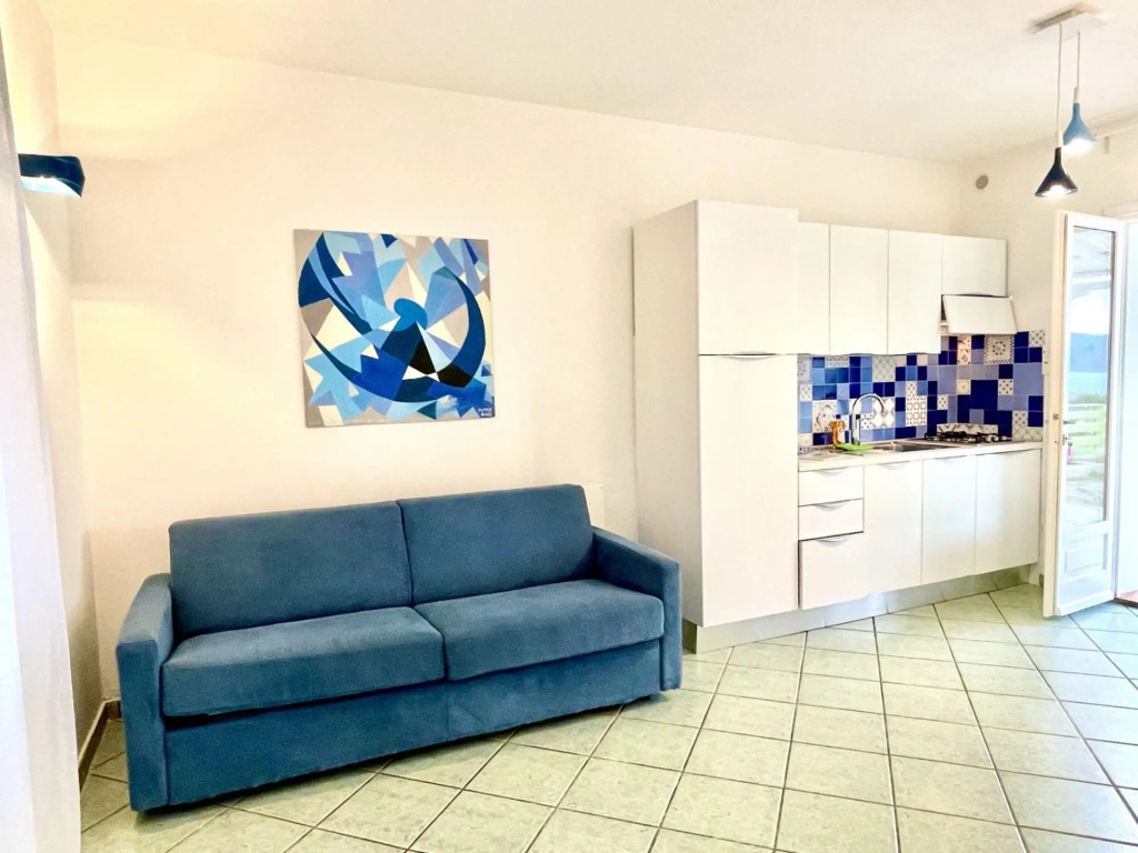 Terraced houses in a quiet seafront area with panoramic views.-Colibrì 2