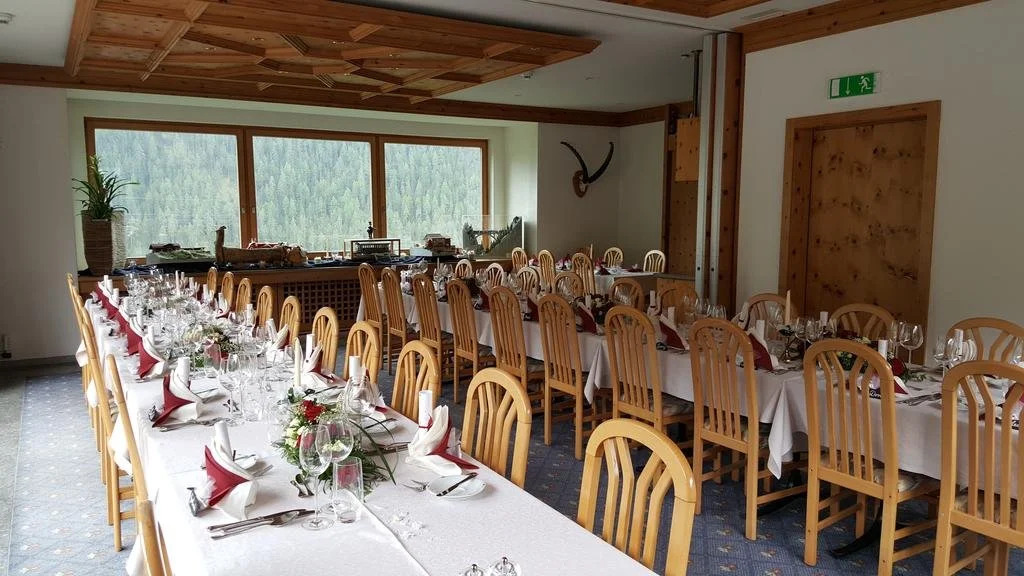 Hotel Grischuna AG