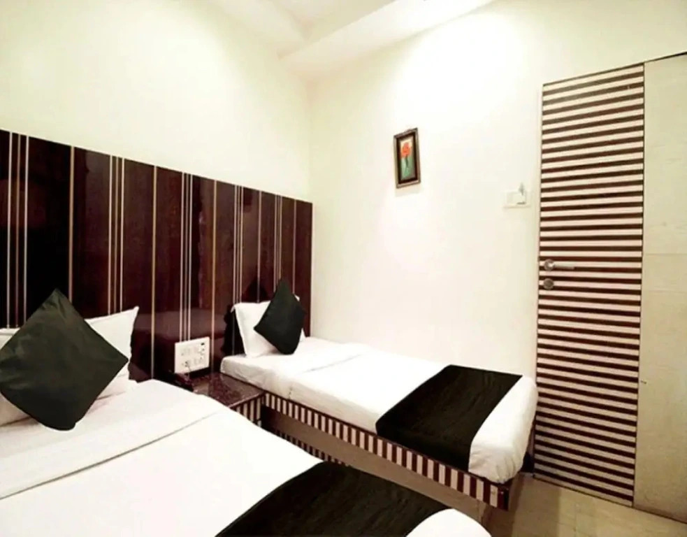 Room Maangta 122 Andheri East