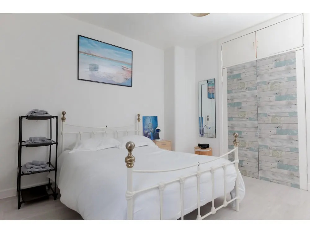 Leith Walk Gem! Lovely + Great Value - Sleeps 4