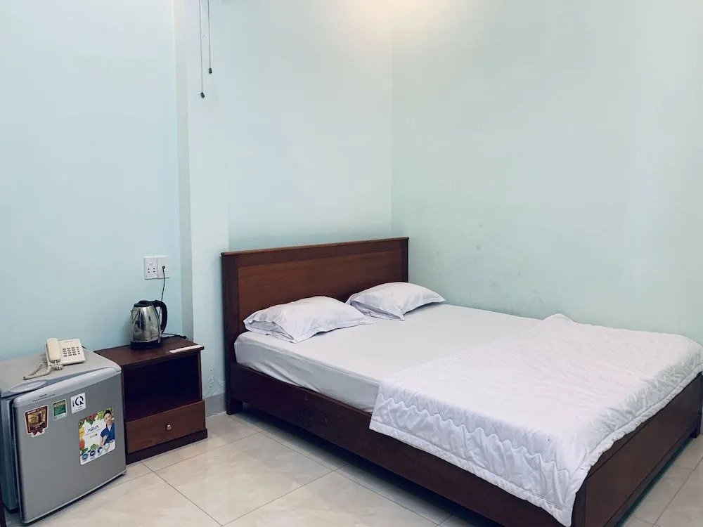 OYO 1054 Rong Vang Hotel