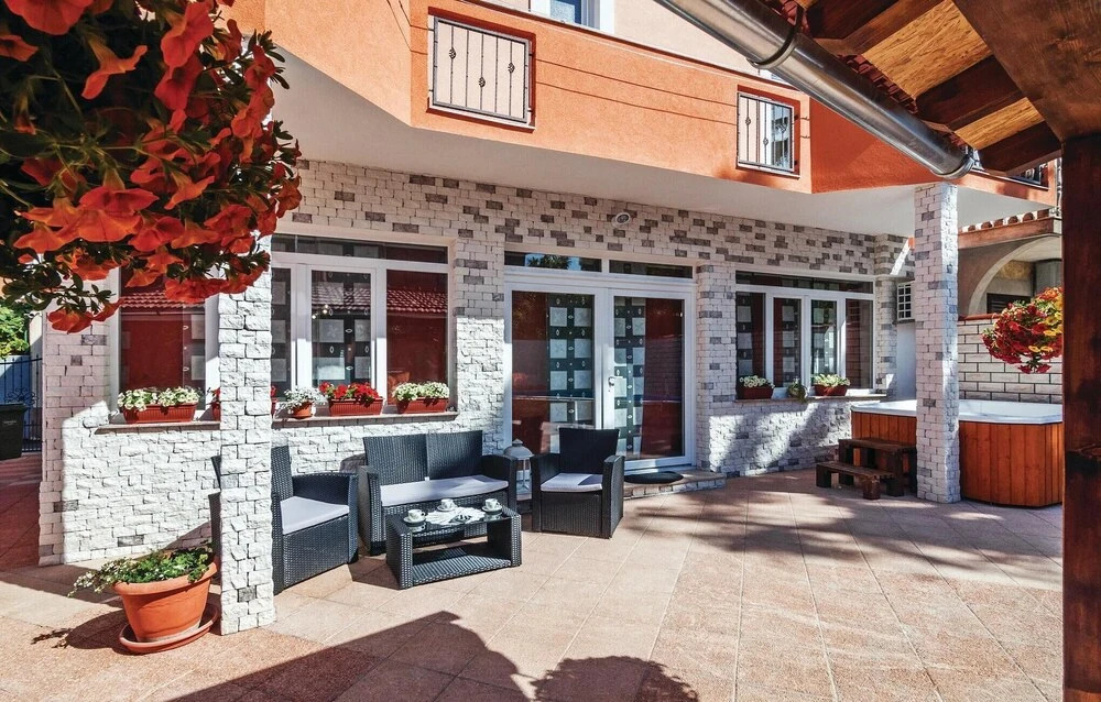 Beautiful Home In Zadar With Sauna