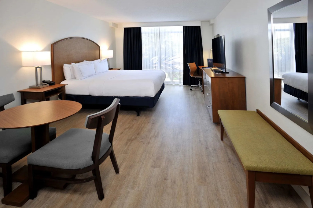 Hotel Dello Ft Lauderdale Airport, Tapestry Collection by Hilton
