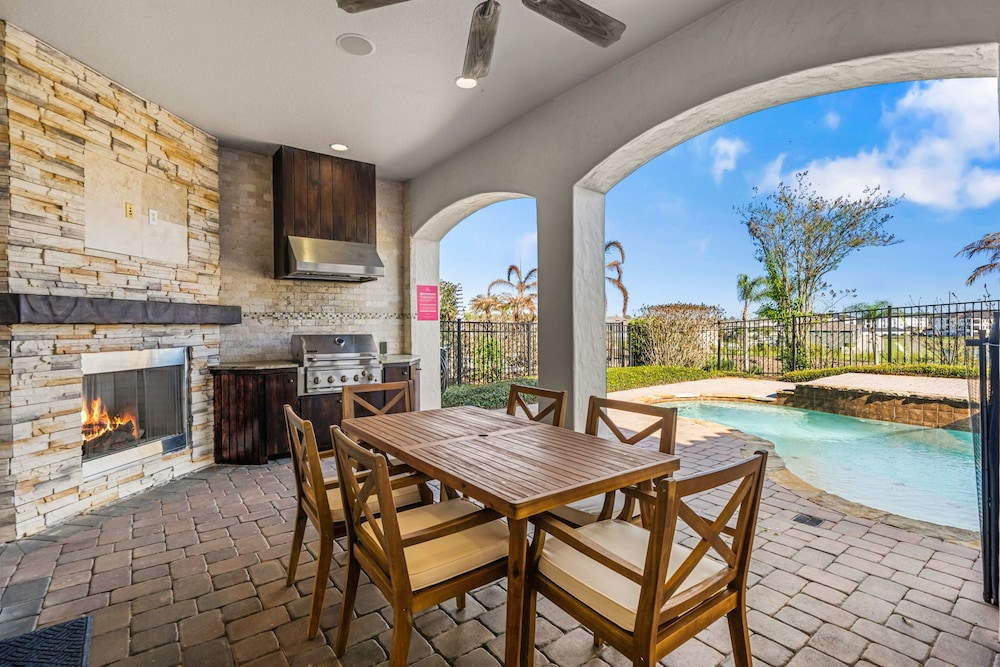 7811 Palmilla Court