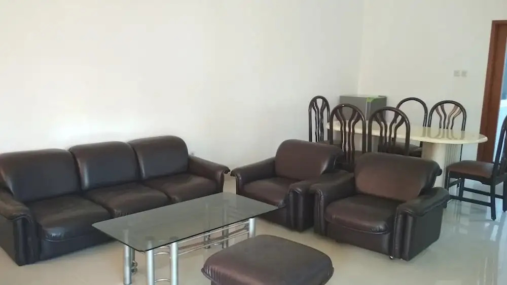 De Sutami Pasteur Villa by HouseinBandung