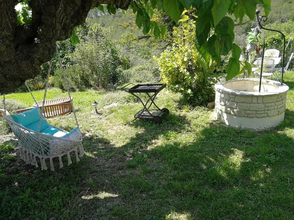 Bastide Provençale Les Mûriers dEngaspaty