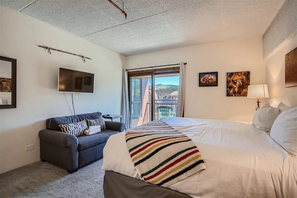 Your Next Vacay at Peak 9 Ski-in/ski-out