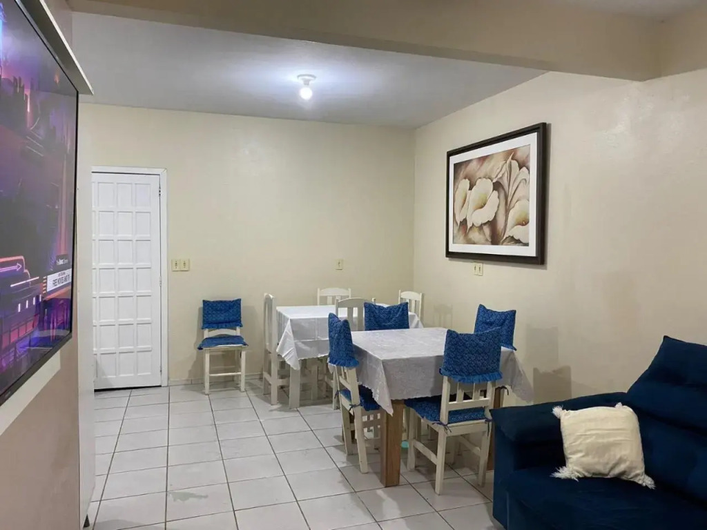CASA com 3 QUARTOS 1000M DA PRAIA