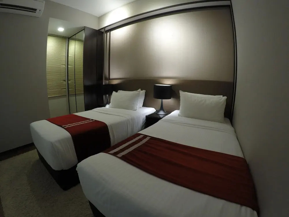 Summertime Maritime Suites