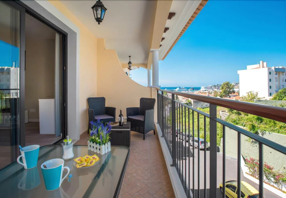 Funchal Silverwood Apartment by MHM