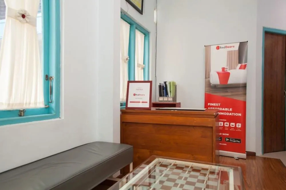 RedDoorz Syariah at Kartohardjo Madiun