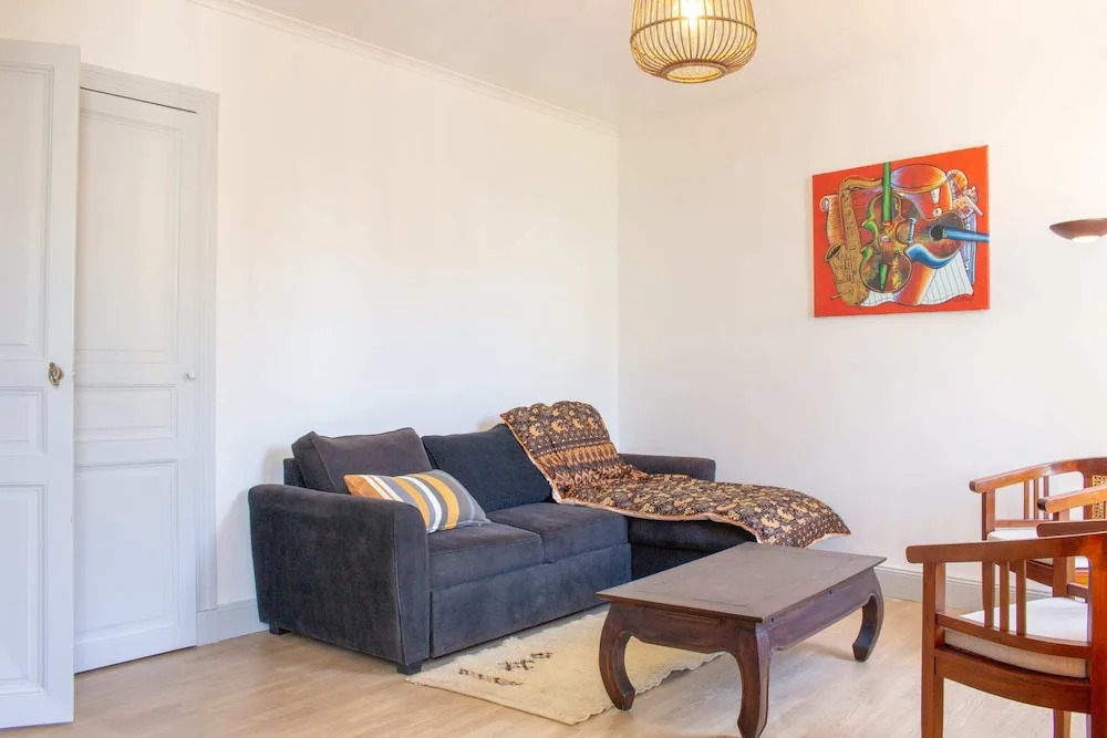 Spacious 3-bdr Apartment Near La Grande Plage