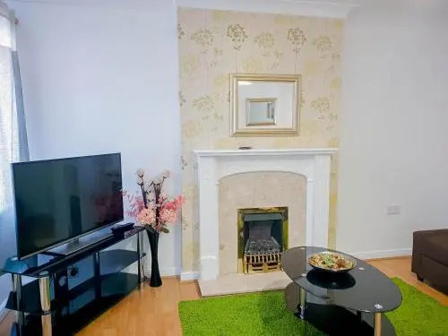 Airport Lounge - 3 Bed - 6 Persons