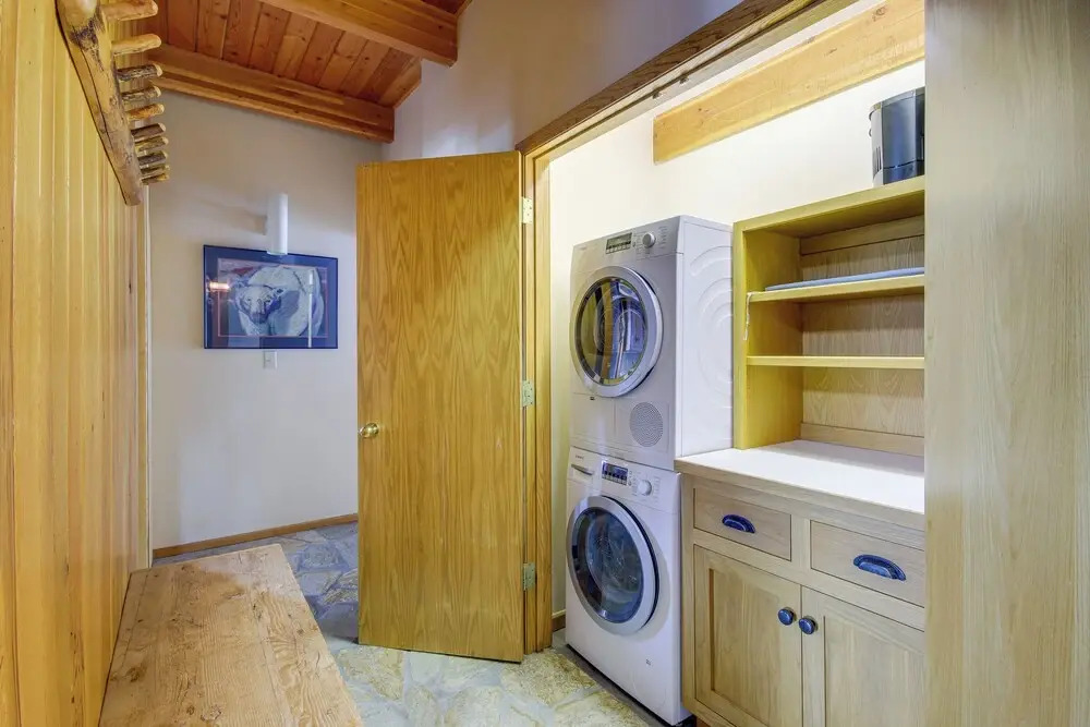 Big Sky Condo w/ Mountain Views < 1 Mi to Resort!