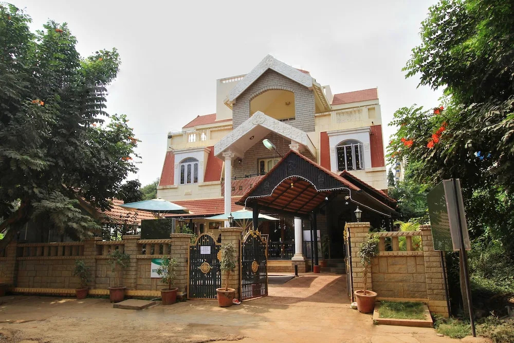 OYO 10438 Green Villa