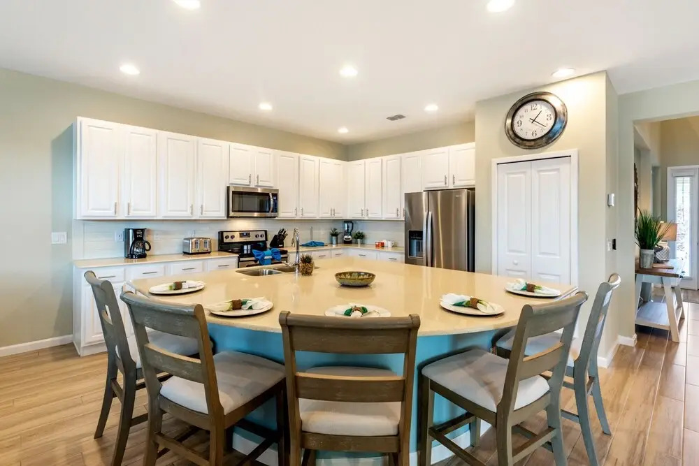Lake Views, Private Pool & Spa, Games Room..