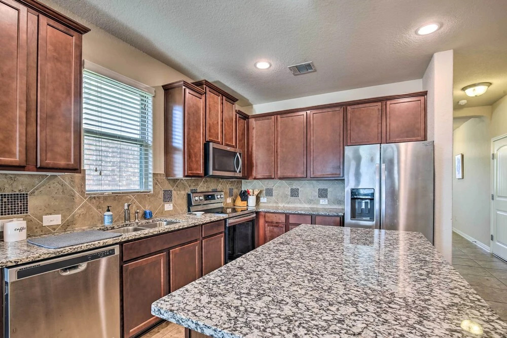 San Antonio Home w/ Yard ~ 8 Mi to Lackland!