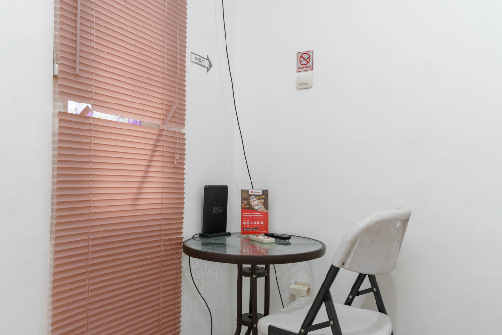 RedDoorz near RS Mitra Keluarga Depok