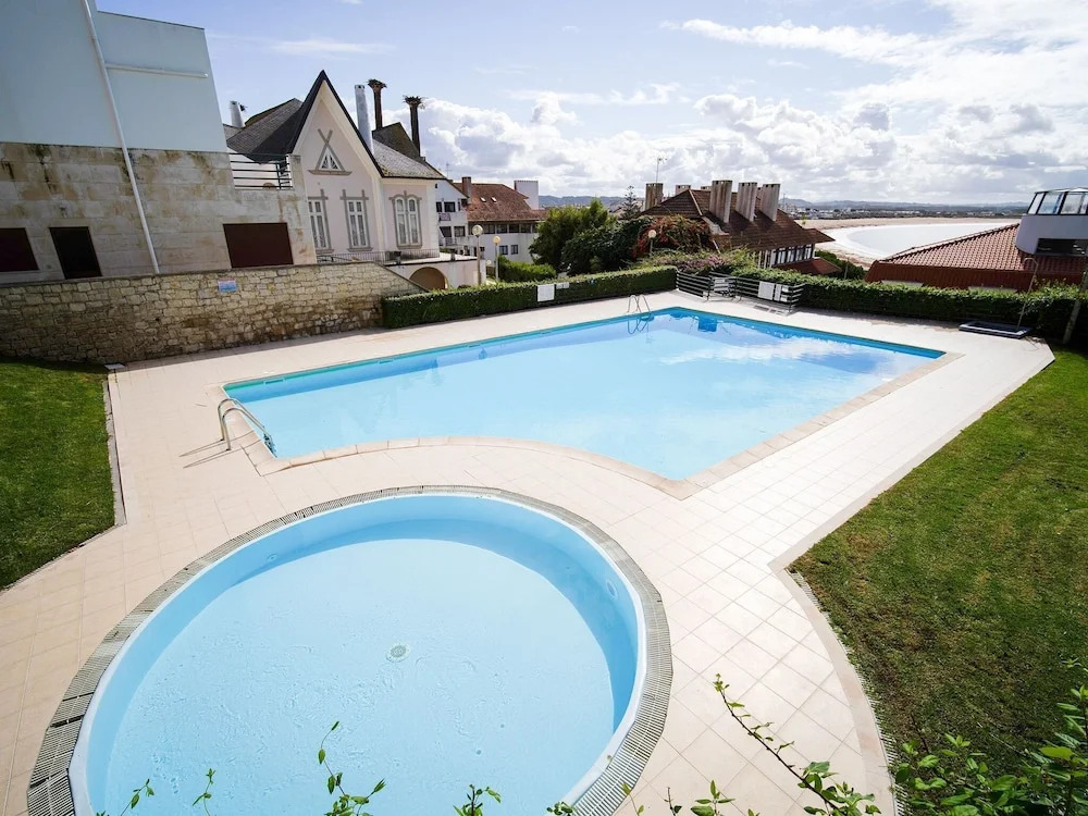 Apartment in a Luxurious Complex in the Center
