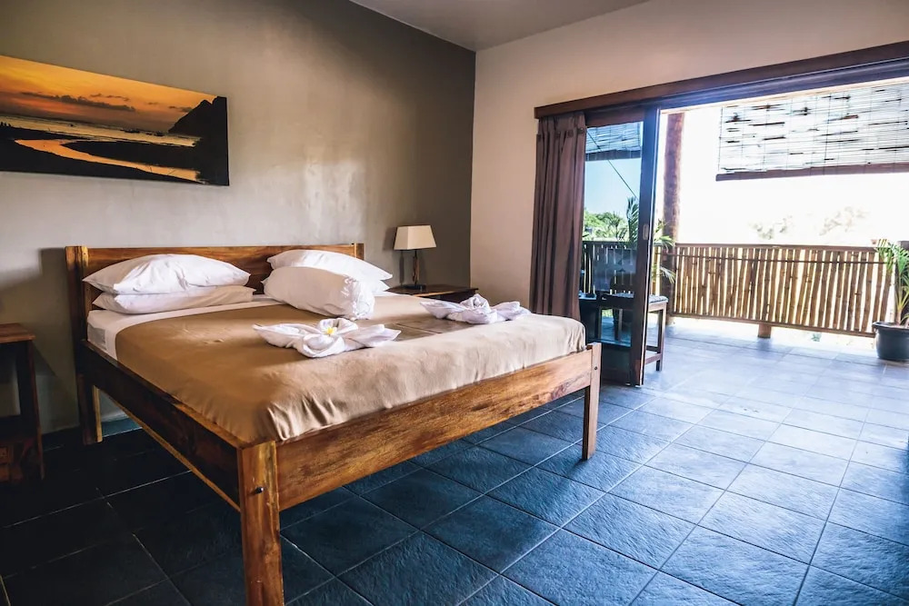 Baha Baha Villas West Sumbawa - Sk8, Gym, Sauna & Spas Hot & Cold, Bar & Restaurant