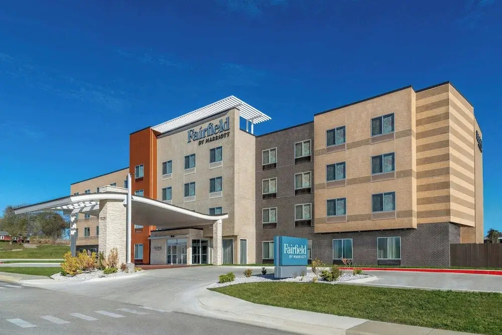 Fairfield Inn & Suites Kansas City at The Legends