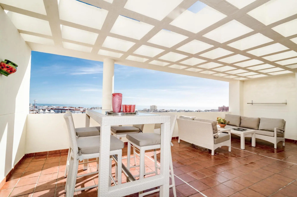 PDM - Elegant Apartment with Breathtaking Sea view