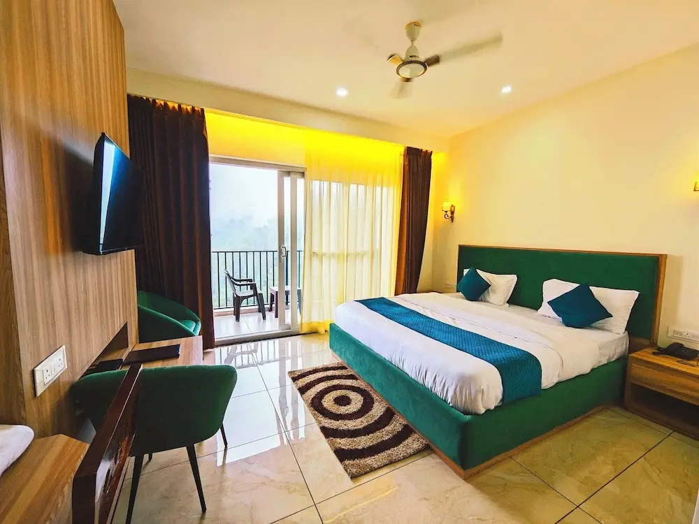Hotel Pines And Peeks By Tws Hotels