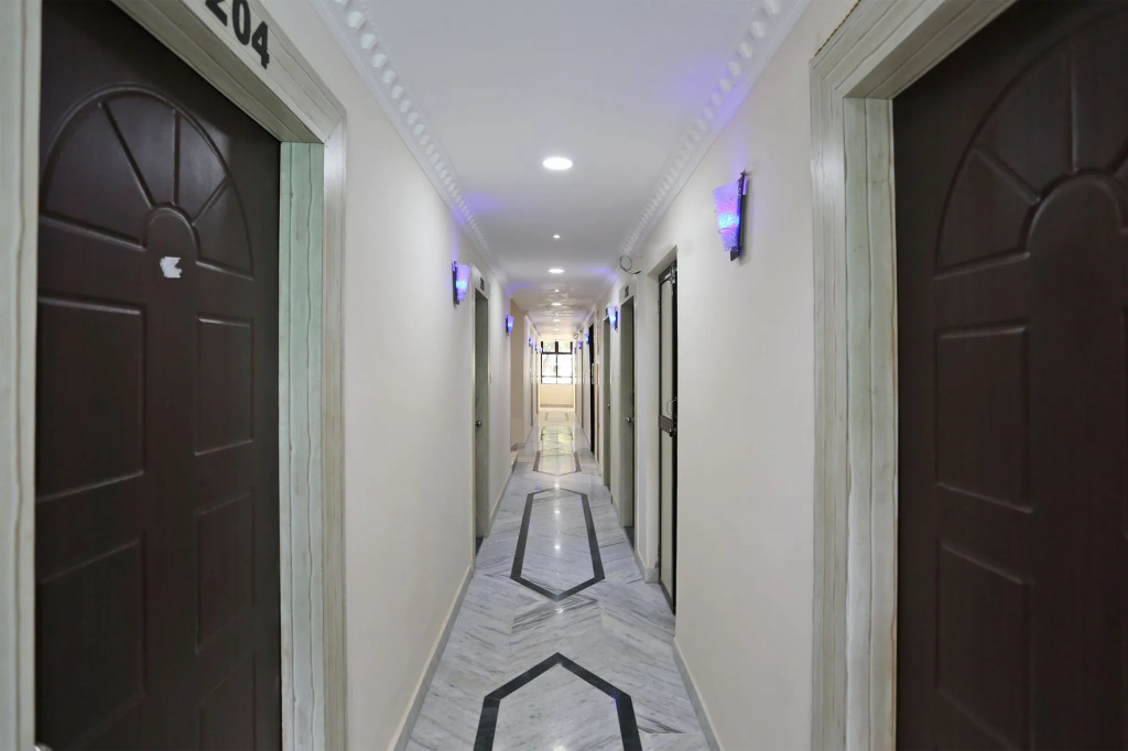 Hotel Shine By OYO Rooms