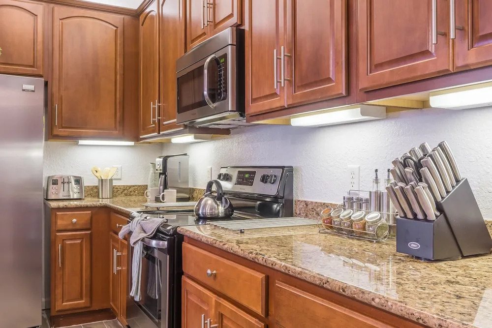 Casa Del Lago Penthouse 3 Bedroom Condo by RedAwning