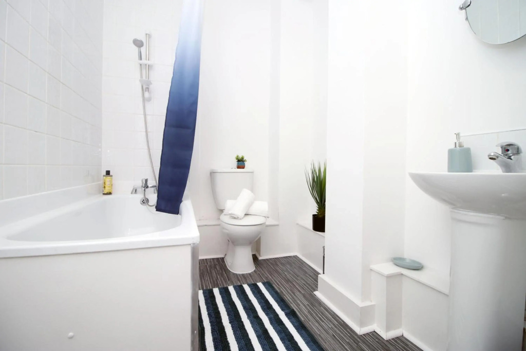 St Thomas Loft Views, SA1, by Stay South Wales - Sleeps 4 - Free WiFi & Parking
