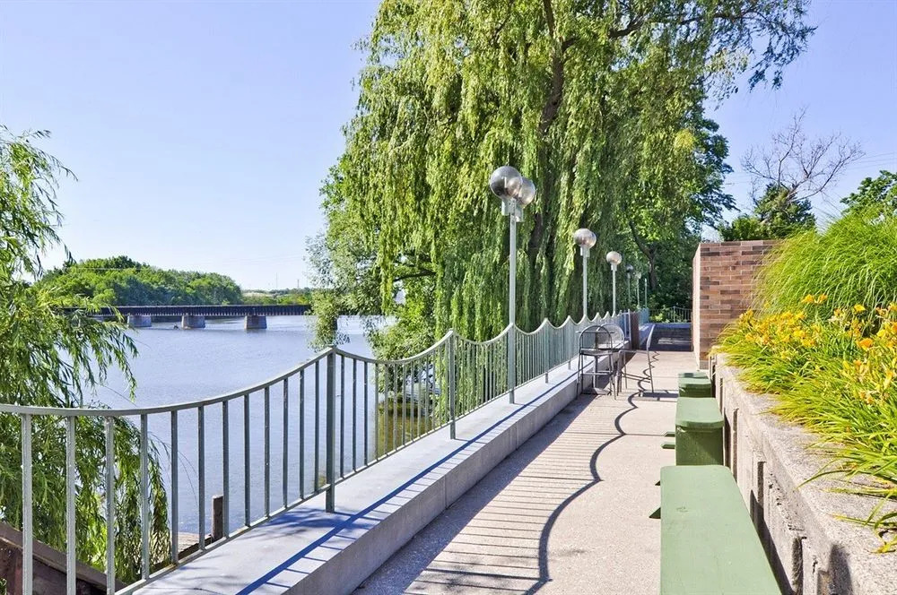 Grand River Hotel