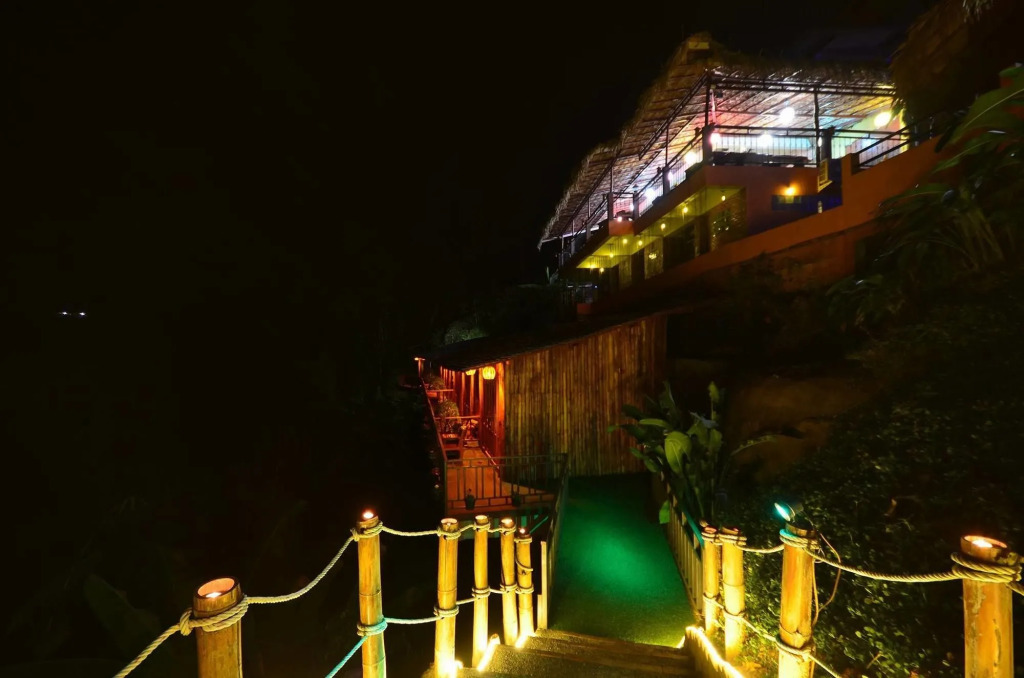 Sainamtok Resort