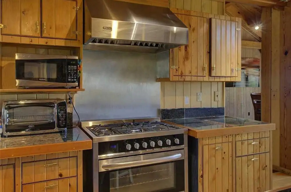 Nautical Getaway 3 Bedroom Home by RedAwning