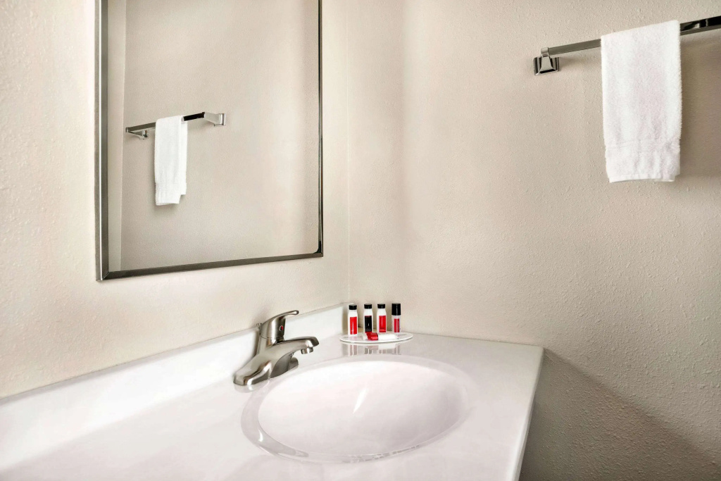 Travelodge by Wyndham Edgemont
