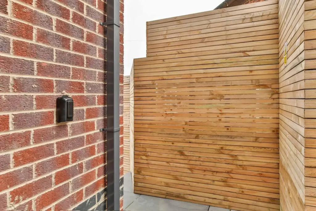 Renovated Whole House sleeps 4-5, WiFi, Parking near Sheffield Parkway