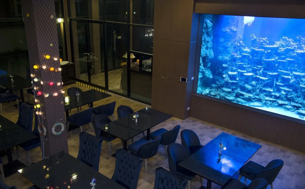 V20 Boutique Jacuzzi Hotel