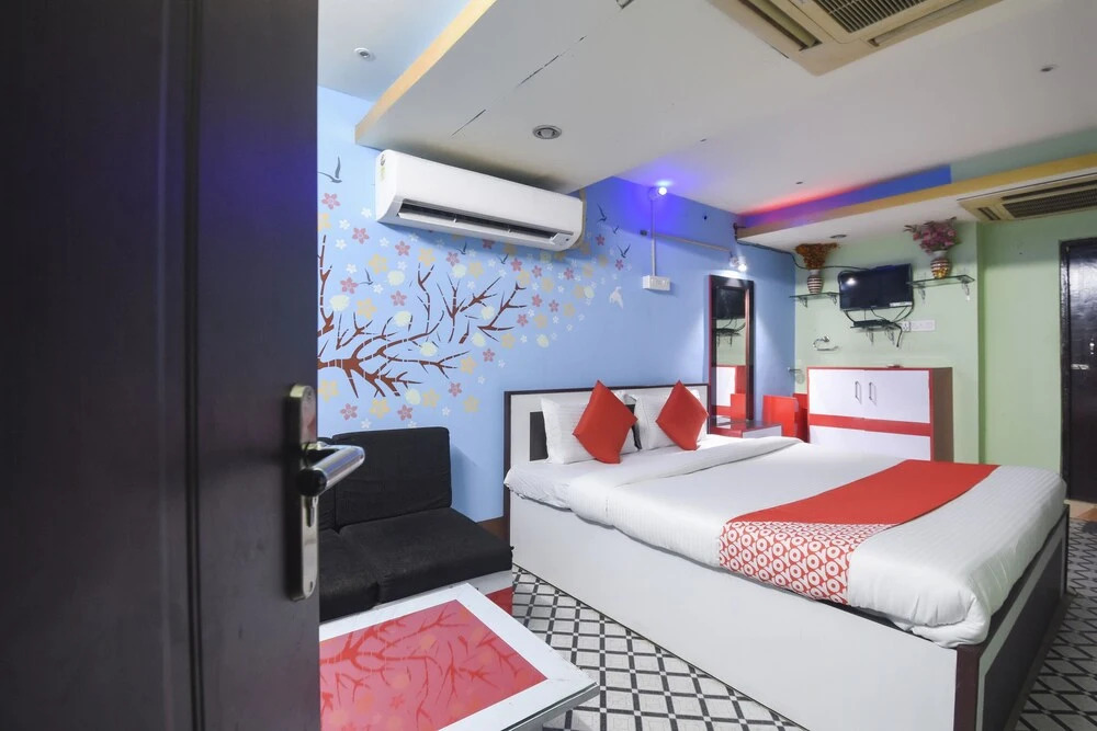 Oyo 60767 Dolphin Hotel