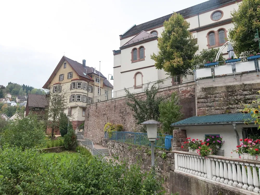 Beautiful Apartment in Lauterbach ot Fohrenbhl With Garden