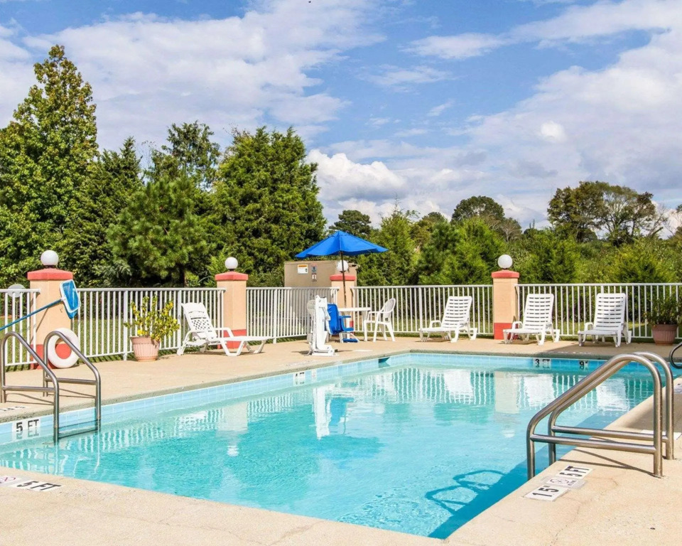 Comfort Inn & Suites Lincoln I-20