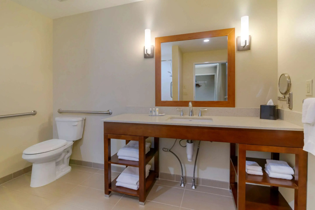 Comfort Inn & Suites Mandan - Bismarck