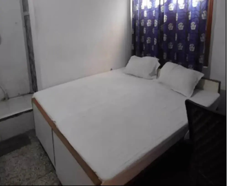 Hotel Radiant Azamgarh