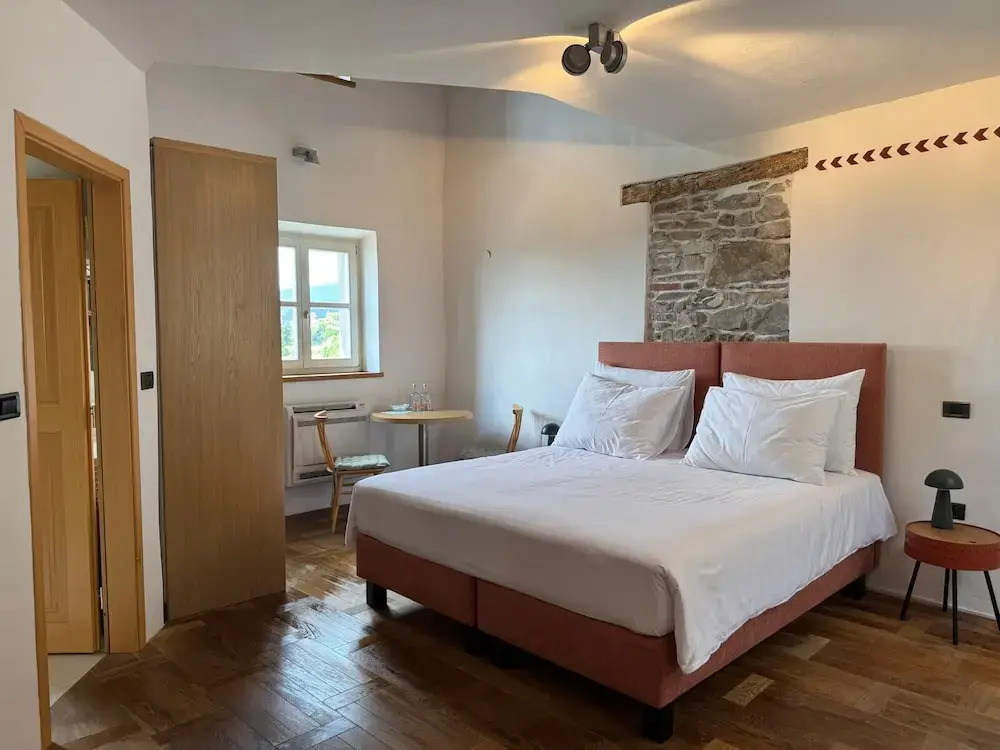 SMARTnoOK Rooms and Apartment