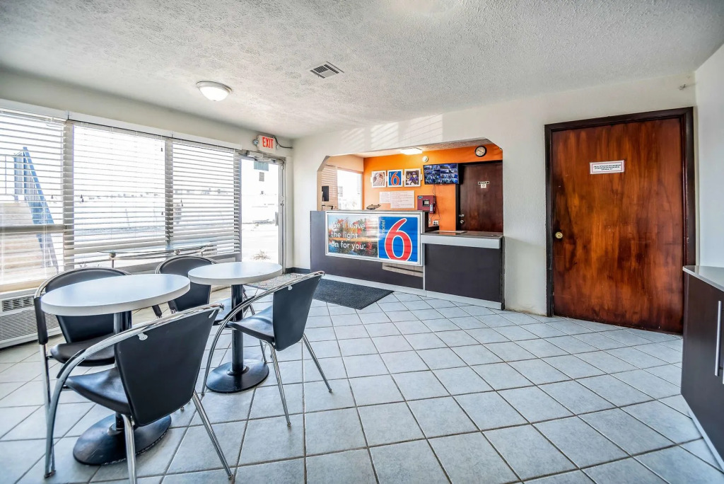 Relax Inn by OYO Columbus OH I 70