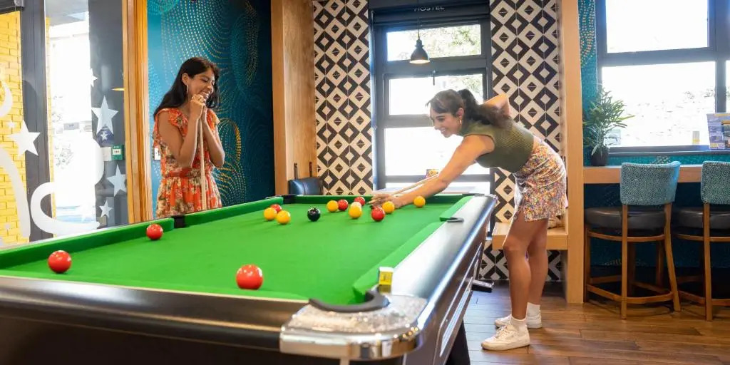Snoozles Tourist Hostel