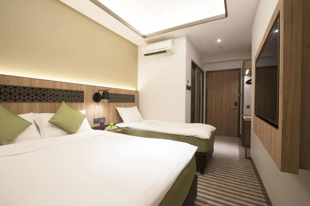 Отель Dash Living Rochor
