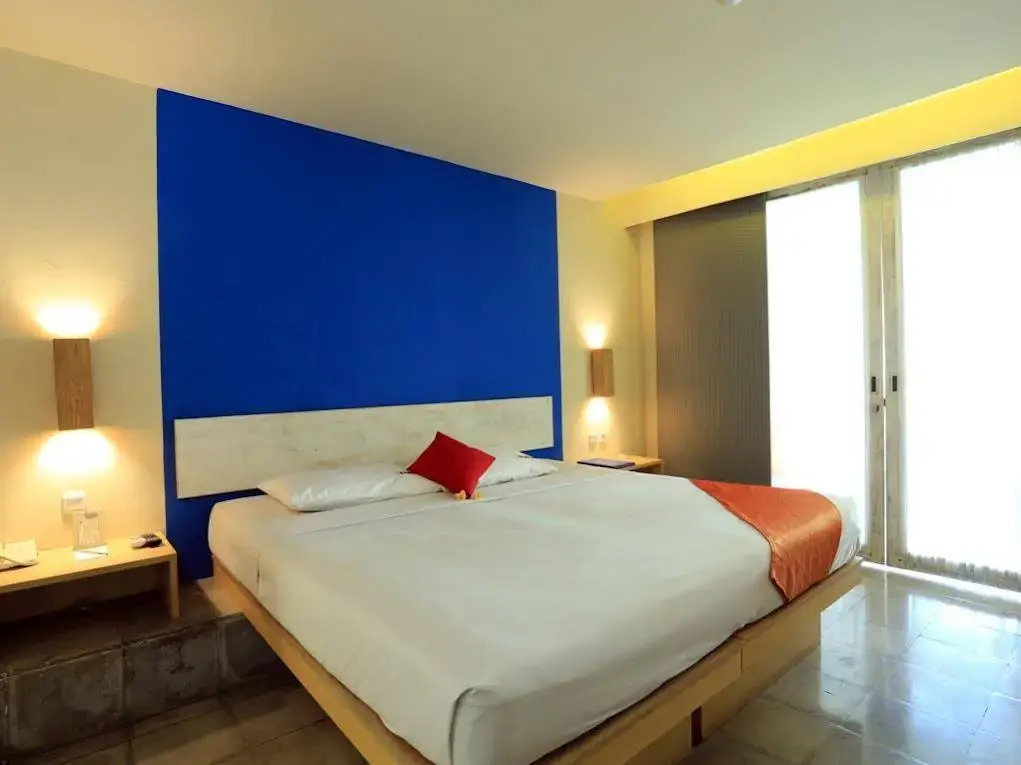 RedDoorz Plus near Kuta Square